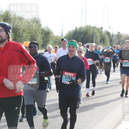 03.10.2024 - Köhlbrandbrückenlauf Fuchs,  Jonas http://msf.ph/oto/7188548 03.10.2024 09:23:10 Position 3 3709, 2941 meine-sportfotos.de