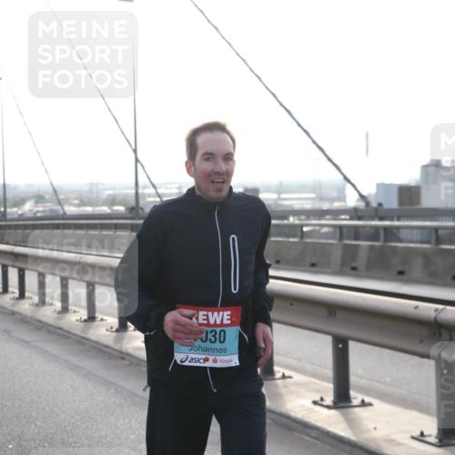 03.10.2024 - Köhlbrandbrückenlauf Jannik Wohlers http://msf.ph/oto/7188554 03.10.2024 09:18:29 Position 1 30 meine-sportfotos.de