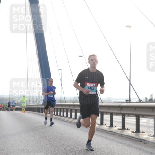 03.10.2024 - Köhlbrandbrückenlauf Jannik Wohlers http://msf.ph/oto/7188582 03.10.2024 09:18:33 Position 1 1492 meine-sportfotos.de