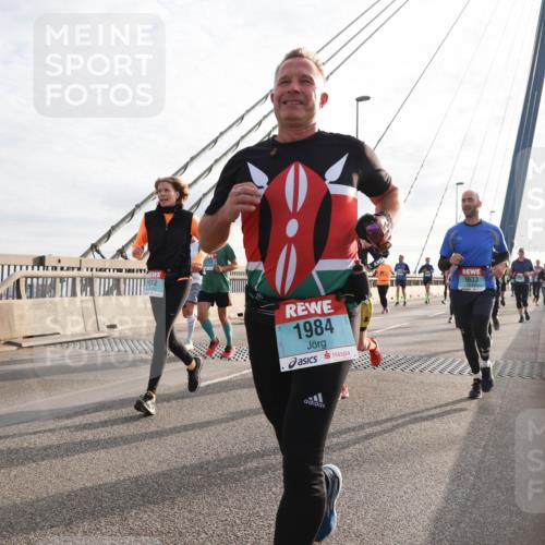 03.10.2024 - Köhlbrandbrückenlauf Matties Gatica Varas http://msf.ph/oto/7188707 03.10.2024 09:26:35 Position 2 1912, 1984, 1633 meine-sportfotos.de