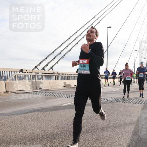 03.10.2024 - Köhlbrandbrückenlauf Matties Gatica Varas http://msf.ph/oto/7188836 03.10.2024 09:26:37 Position 2 1484, 1901, 1900 meine-sportfotos.de