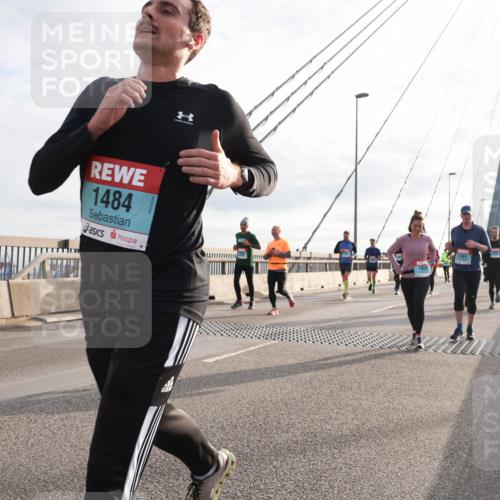 03.10.2024 - Köhlbrandbrückenlauf Matties Gatica Varas http://msf.ph/oto/7188870 03.10.2024 09:26:37 Position 2 1484, 1900 meine-sportfotos.de