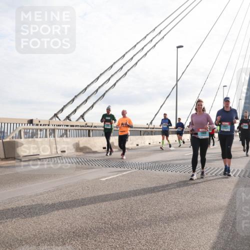 03.10.2024 - Köhlbrandbrückenlauf Matties Gatica Varas http://msf.ph/oto/7188896 03.10.2024 09:26:37 Position 2 1901, 1900 meine-sportfotos.de