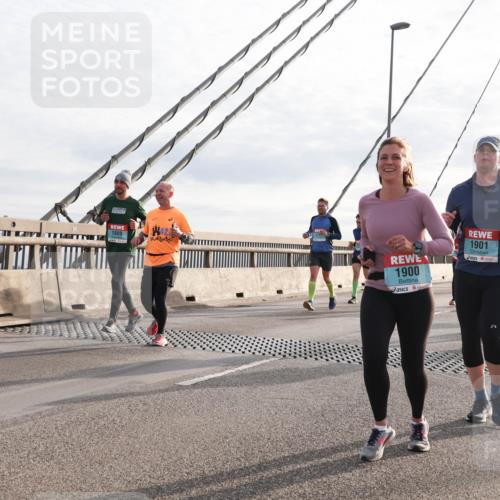 03.10.2024 - Köhlbrandbrückenlauf Matties Gatica Varas http://msf.ph/oto/7188914 03.10.2024 09:26:38 Position 2 1809, 1900, 1901, 1620, 1240 meine-sportfotos.de