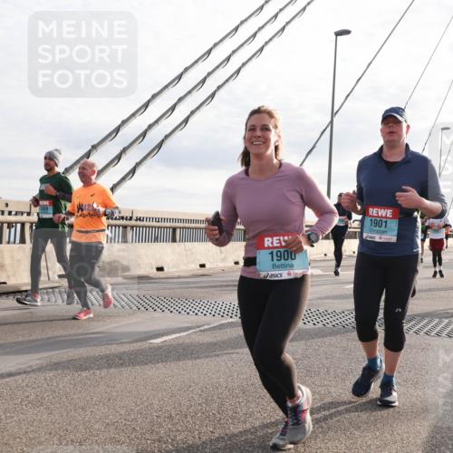 03.10.2024 - Köhlbrandbrückenlauf Matties Gatica Varas http://msf.ph/oto/7188927 03.10.2024 09:26:38 Position 2 1900, 1901, 1620, 1240 meine-sportfotos.de