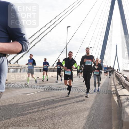 03.10.2024 - Köhlbrandbrückenlauf Matties Gatica Varas http://msf.ph/oto/7188989 03.10.2024 09:26:40 Position 2 1989, 1620, 1240 meine-sportfotos.de