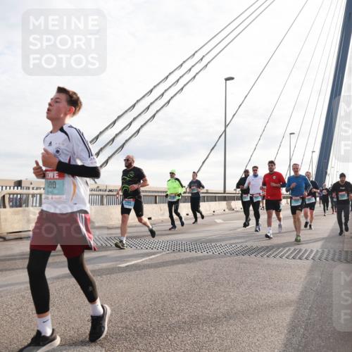 03.10.2024 - Köhlbrandbrückenlauf Matties Gatica Varas http://msf.ph/oto/7189169 03.10.2024 09:26:43 Position 2 400, 2484 meine-sportfotos.de