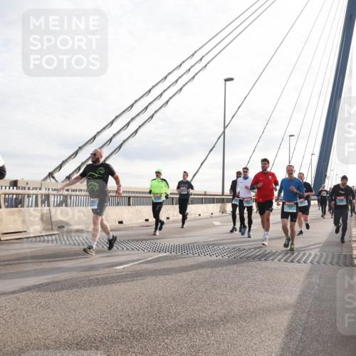 03.10.2024 - Köhlbrandbrückenlauf Matties Gatica Varas http://msf.ph/oto/7189194 03.10.2024 09:26:43 Position 2 00, 1541 meine-sportfotos.de