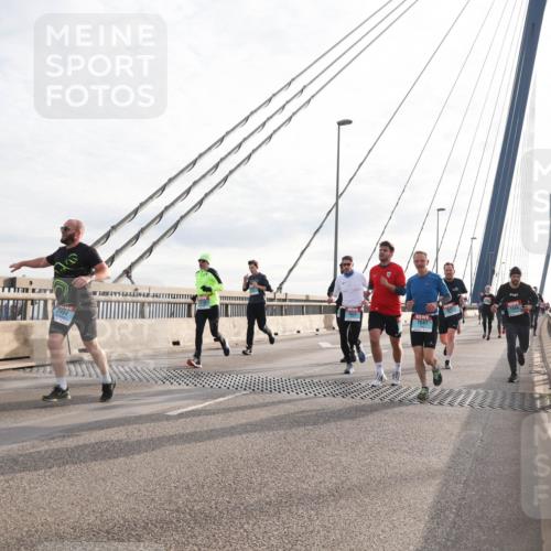 03.10.2024 - Köhlbrandbrückenlauf Matties Gatica Varas http://msf.ph/oto/7189221 03.10.2024 09:26:44 Position 2 1522, 1849, 1541 meine-sportfotos.de