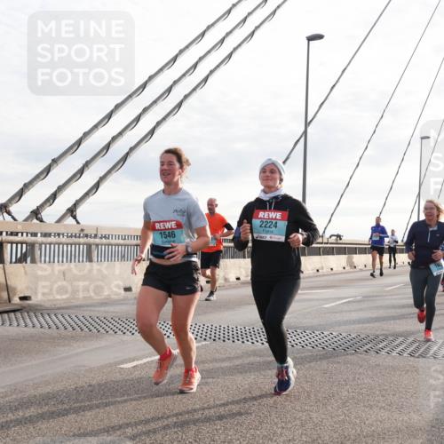 03.10.2024 - Köhlbrandbrückenlauf Matties Gatica Varas http://msf.ph/oto/7189635 03.10.2024 09:26:48 Position 2 1546, 2224, 1298 meine-sportfotos.de
