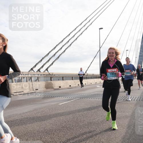 03.10.2024 - Köhlbrandbrückenlauf Matties Gatica Varas http://msf.ph/oto/7190073 03.10.2024 09:26:55 Position 2 845, 1954, 3578 meine-sportfotos.de