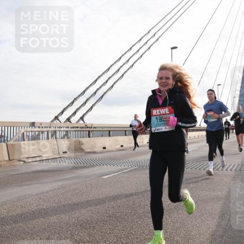 03.10.2024 - Köhlbrandbrückenlauf Matties Gatica Varas http://msf.ph/oto/7190092 03.10.2024 09:26:55 Position 2 195 meine-sportfotos.de