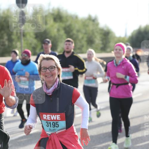 03.10.2024 - Köhlbrandbrückenlauf Fuchs,  Jonas http://msf.ph/oto/7190170 03.10.2024 09:23:45 Position 3 3270, 3195, 350 meine-sportfotos.de