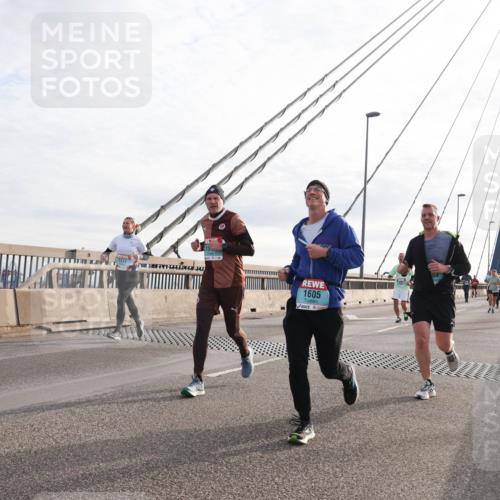 03.10.2024 - Köhlbrandbrückenlauf Matties Gatica Varas http://msf.ph/oto/7190201 03.10.2024 09:26:57 Position 2 1511, 15, 1605 meine-sportfotos.de