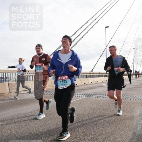 03.10.2024 - Köhlbrandbrückenlauf Matties Gatica Varas http://msf.ph/oto/7190210 03.10.2024 09:26:58 Position 2 1511, 1597, 1605, 864 meine-sportfotos.de