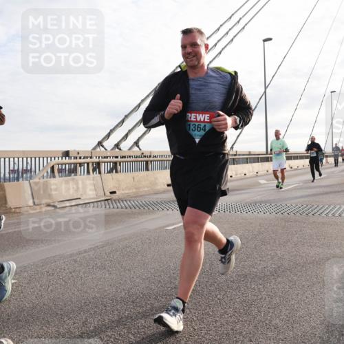 03.10.2024 - Köhlbrandbrückenlauf Matties Gatica Varas http://msf.ph/oto/7190239 03.10.2024 09:26:58 Position 2 1364 meine-sportfotos.de