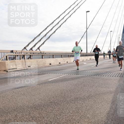 03.10.2024 - Köhlbrandbrückenlauf Matties Gatica Varas http://msf.ph/oto/7190267 03.10.2024 09:27:00 Position 2 1287 meine-sportfotos.de