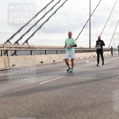 03.10.2024 - Köhlbrandbrückenlauf Matties Gatica Varas http://msf.ph/oto/7190275 03.10.2024 09:27:00 Position 2 1468, 1287 meine-sportfotos.de