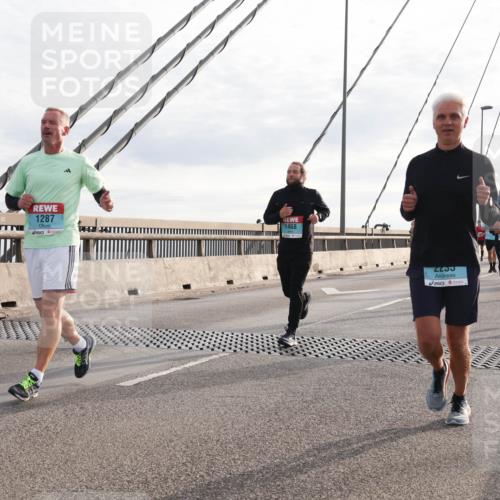 03.10.2024 - Köhlbrandbrückenlauf Matties Gatica Varas http://msf.ph/oto/7190355 03.10.2024 09:27:01 Position 2 1287, 1468, 2269, 15, 1719 meine-sportfotos.de