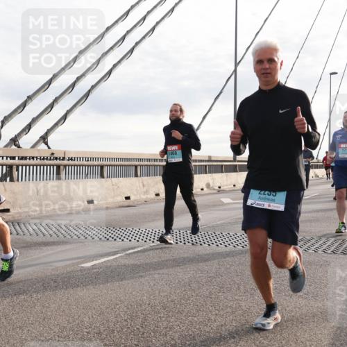 03.10.2024 - Köhlbrandbrückenlauf Matties Gatica Varas http://msf.ph/oto/7190383 03.10.2024 09:27:01 Position 2 1287, 1468, 2265, 15, 171 meine-sportfotos.de