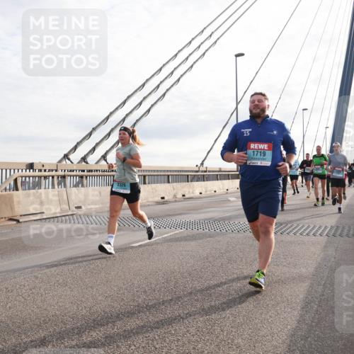 03.10.2024 - Köhlbrandbrückenlauf Matties Gatica Varas http://msf.ph/oto/7190547 03.10.2024 09:27:03 Position 2 2326, 15, 1719 meine-sportfotos.de