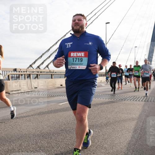 03.10.2024 - Köhlbrandbrückenlauf Matties Gatica Varas http://msf.ph/oto/7190597 03.10.2024 09:27:04 Position 2 2326, 15, 1719, 3728, 1525 meine-sportfotos.de