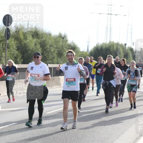 03.10.2024 - Köhlbrandbrückenlauf Fuchs,  Jonas http://msf.ph/oto/7190773 03.10.2024 09:24:20 Position 3 3264, 2815, 33, 3311, 571, 3103, 3099 meine-sportfotos.de