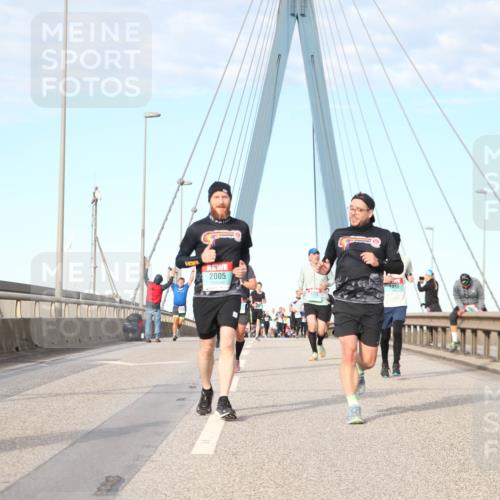 03.10.2024 - Köhlbrandbrückenlauf Jannik Wohlers http://msf.ph/oto/7190863 03.10.2024 09:44:33 Position 2 2005, 3585, 3588 meine-sportfotos.de