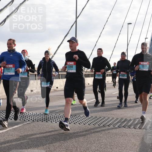 03.10.2024 - Köhlbrandbrückenlauf Matties Gatica Varas http://msf.ph/oto/7190952 03.10.2024 09:27:10 Position 2 1559, 1917, 751, 1787, 1398, 1590, 1200, 1831, 2050 meine-sportfotos.de