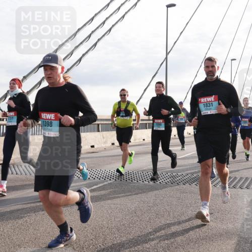 03.10.2024 - Köhlbrandbrückenlauf Matties Gatica Varas http://msf.ph/oto/7191048 03.10.2024 09:27:11 Position 2 1917, 1751, 1398, 1200, 1831, 2050 meine-sportfotos.de