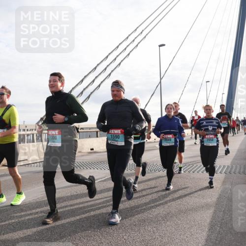03.10.2024 - Köhlbrandbrückenlauf Matties Gatica Varas http://msf.ph/oto/7191179 03.10.2024 09:27:13 Position 2 1590, 1200, 2049, 2050 meine-sportfotos.de
