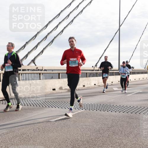 03.10.2024 - Köhlbrandbrückenlauf Matties Gatica Varas http://msf.ph/oto/7191472 03.10.2024 09:27:16 Position 2 1883, 2558 meine-sportfotos.de