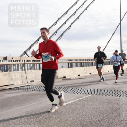 03.10.2024 - Köhlbrandbrückenlauf Matties Gatica Varas http://msf.ph/oto/7191533 03.10.2024 09:27:17 Position 2 1883, 2558, 1586 meine-sportfotos.de