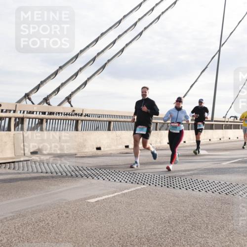 03.10.2024 - Köhlbrandbrückenlauf Matties Gatica Varas http://msf.ph/oto/7191588 03.10.2024 09:27:17 Position 2 1586 meine-sportfotos.de