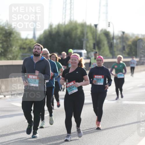 03.10.2024 - Köhlbrandbrückenlauf Fuchs,  Jonas http://msf.ph/oto/7191606 03.10.2024 09:25:01 Position 3 2725, 2634, 2069, 11 meine-sportfotos.de