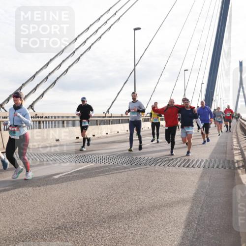 03.10.2024 - Köhlbrandbrückenlauf Matties Gatica Varas http://msf.ph/oto/7191632 03.10.2024 09:27:19 Position 2 1587, 1586, 1921 meine-sportfotos.de
