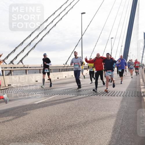 03.10.2024 - Köhlbrandbrückenlauf Matties Gatica Varas http://msf.ph/oto/7191656 03.10.2024 09:27:19 Position 2 586, 1921, 1996 meine-sportfotos.de