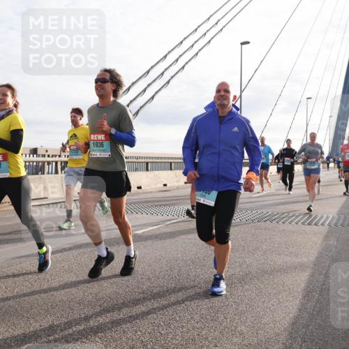 03.10.2024 - Köhlbrandbrückenlauf Matties Gatica Varas http://msf.ph/oto/7191918 03.10.2024 09:27:22 Position 2 1717, 1722, 1936, 1479 meine-sportfotos.de