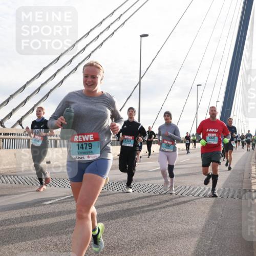 03.10.2024 - Köhlbrandbrückenlauf Matties Gatica Varas http://msf.ph/oto/7192042 03.10.2024 09:27:24 Position 2 2808, 1479, 1324, 1292, 1045 meine-sportfotos.de