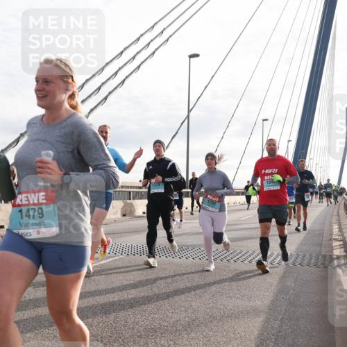03.10.2024 - Köhlbrandbrückenlauf Matties Gatica Varas http://msf.ph/oto/7192072 03.10.2024 09:27:24 Position 2 1479, 1324, 1292, 1045 meine-sportfotos.de