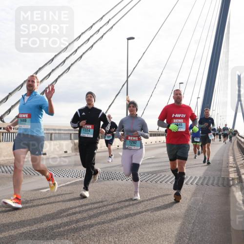 03.10.2024 - Köhlbrandbrückenlauf Matties Gatica Varas http://msf.ph/oto/7192100 03.10.2024 09:27:25 Position 2 2808, 1446, 1324, 1292, 945 meine-sportfotos.de
