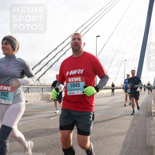 03.10.2024 - Köhlbrandbrückenlauf Matties Gatica Varas http://msf.ph/oto/7192198 03.10.2024 09:27:26 Position 2 1324, 1292, 1045 meine-sportfotos.de