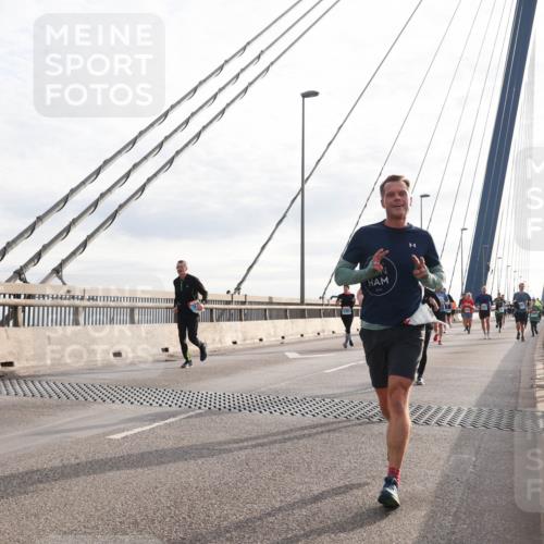 03.10.2024 - Köhlbrandbrückenlauf Matties Gatica Varas http://msf.ph/oto/7192266 03.10.2024 09:27:27 Position 2 0 meine-sportfotos.de