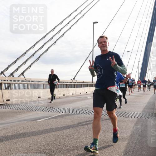 03.10.2024 - Köhlbrandbrückenlauf Matties Gatica Varas http://msf.ph/oto/7192299 03.10.2024 09:27:27 Position 2 1947 meine-sportfotos.de