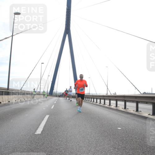 03.10.2024 - Köhlbrandbrückenlauf Jannik Wohlers http://msf.ph/oto/7192439 03.10.2024 09:18:59 Position 1 1090, 107 meine-sportfotos.de