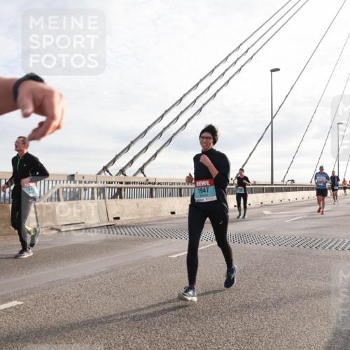 03.10.2024 - Köhlbrandbrückenlauf Matties Gatica Varas http://msf.ph/oto/7192465 03.10.2024 09:27:29 Position 2 1840, 1947 meine-sportfotos.de