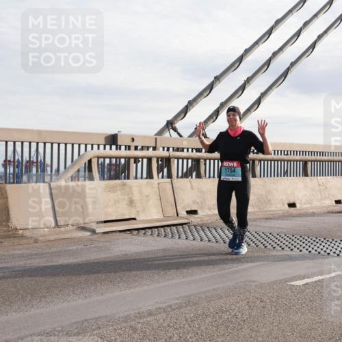 03.10.2024 - Köhlbrandbrückenlauf Matties Gatica Varas http://msf.ph/oto/7192579 03.10.2024 09:27:31 Position 2 1754 meine-sportfotos.de
