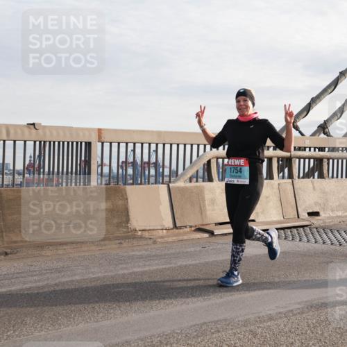 03.10.2024 - Köhlbrandbrückenlauf Matties Gatica Varas http://msf.ph/oto/7192615 03.10.2024 09:27:32 Position 2 1754 meine-sportfotos.de