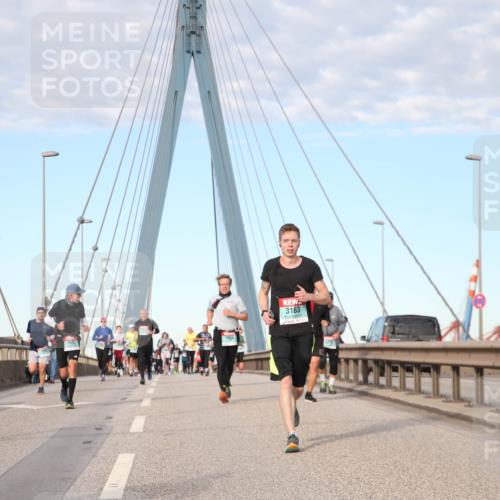 03.10.2024 - Köhlbrandbrückenlauf Jannik Wohlers http://msf.ph/oto/7192755 03.10.2024 09:44:43 Position 2 3163 meine-sportfotos.de
