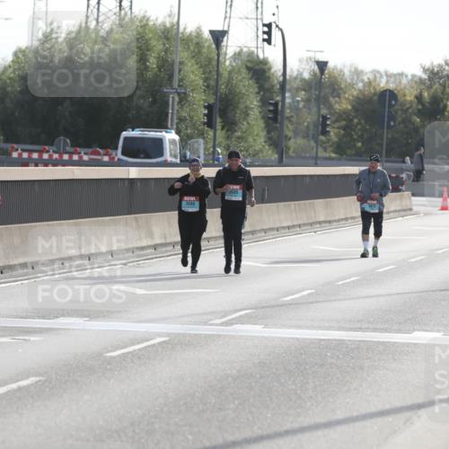 03.10.2024 - Köhlbrandbrückenlauf Fuchs,  Jonas http://msf.ph/oto/7192827 03.10.2024 09:26:01 Position 3 3604, 3588, 3585 meine-sportfotos.de